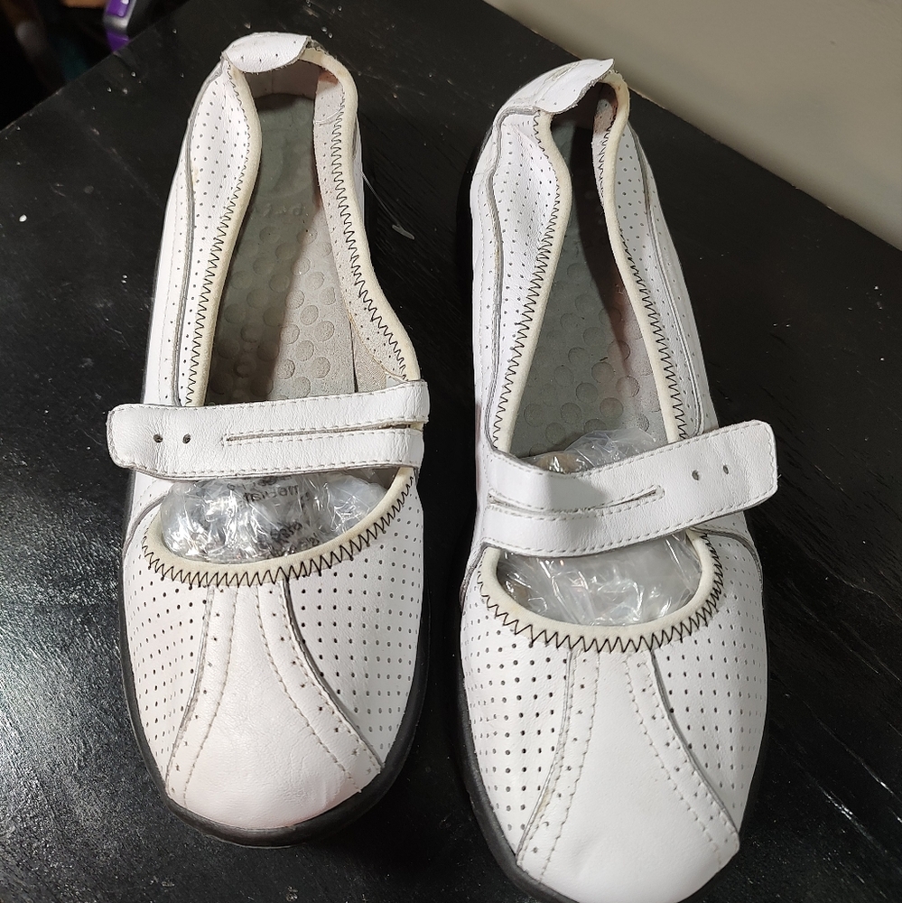 Privo Leather Upper Women's White Perforated Slip-On Shoes Size 7
